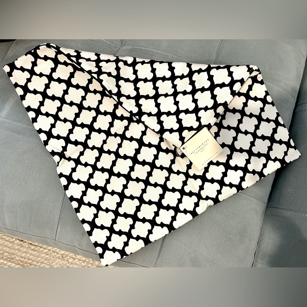 New Set of 2 Cotton Pottery Barn Trellis Throw Pillow Covers - Picture 10 of 11